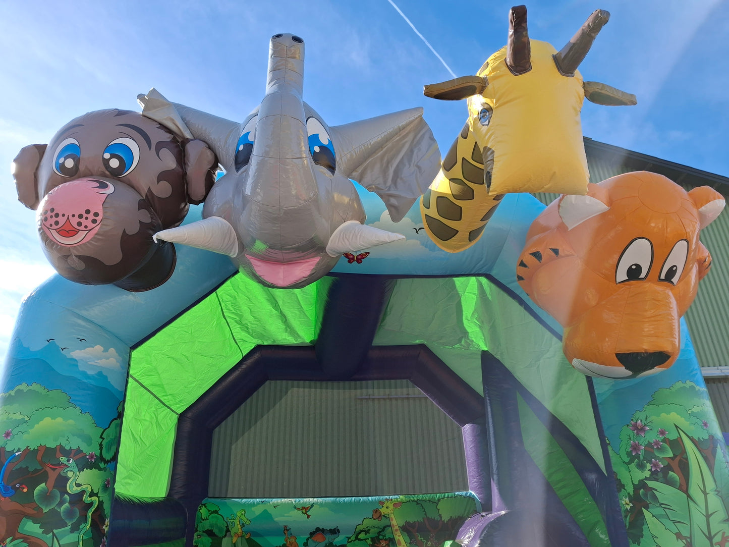 Junglebounce - hoppeborg med vilde dyr