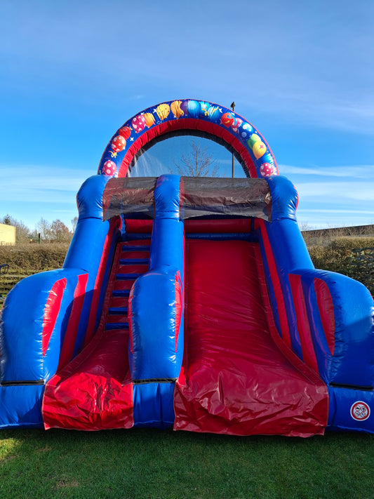 Hoppeborg med rutchebane